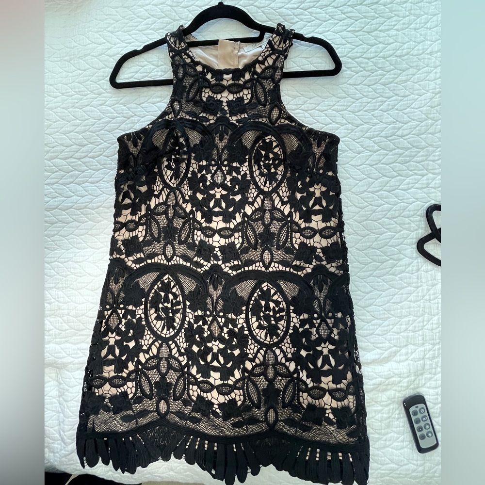 Black sleeveless lace dress size S